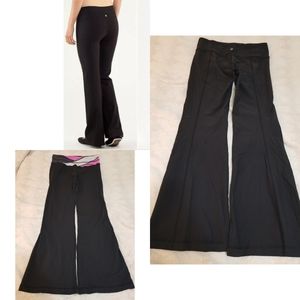 Lululemon Groove Yoga Pants Leggings Black sz 8 Fl